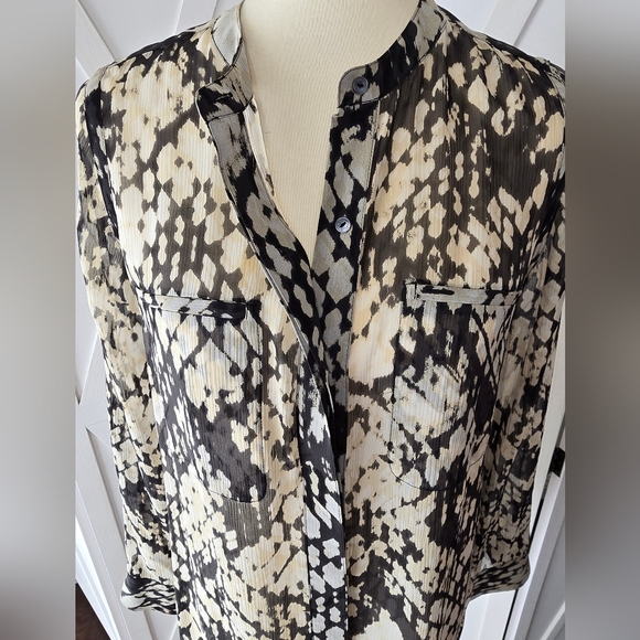 Vince Stylish Black and Cream Basketweave Print Women's Blouse - Picture 4 of 13
